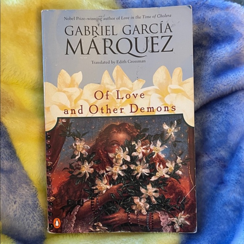Of Love and Other Demons Book
